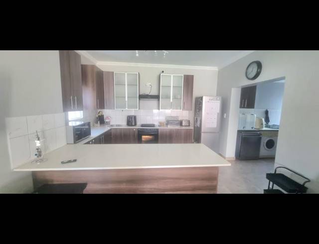 3 BEDROOM HOUSE FOR SALE IN HEUWELSIG ESTATE